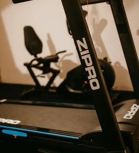 Murowana Glinca Nyaraló *