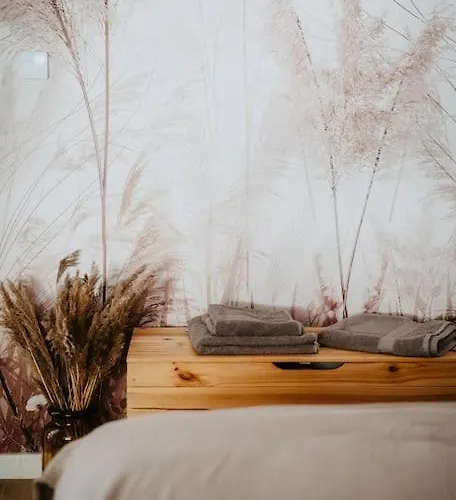 Murowana Glinca Nyaraló