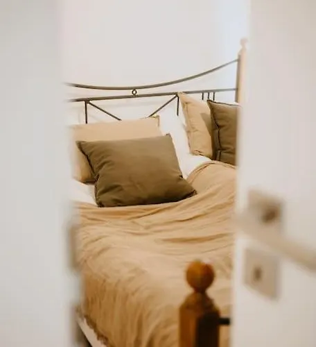 Murowana Glinca Nyaraló