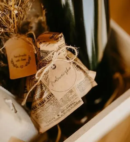 Murowana Glinca Nyaraló *