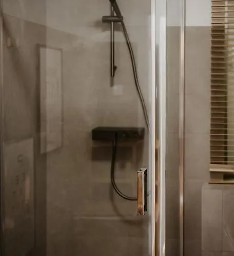 Murowana Glinca Nyaraló *