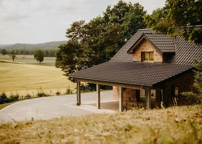 Murowana Glinca Nyaraló *